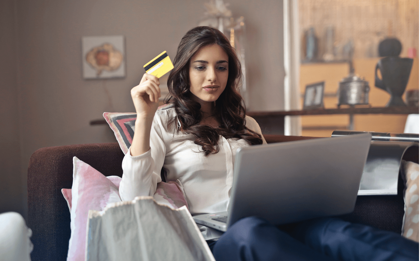 Guide to buying a designer bag in the sales