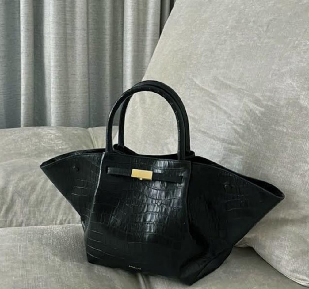 Large tote bags on instagram